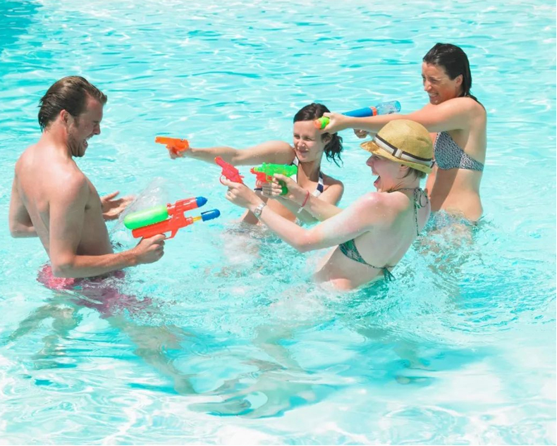 室内泳池什么“咖位”？居然用专业定制的泡芙短视频APP官方下载地址！！！