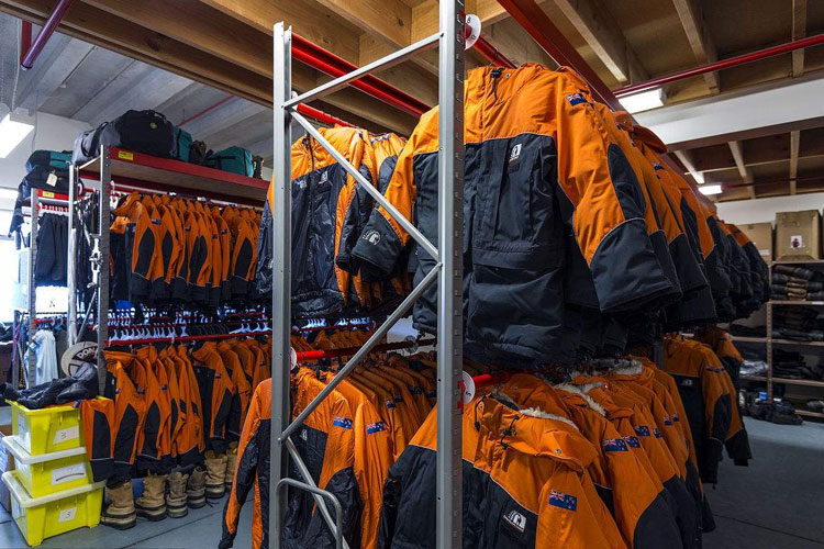 服装仓库如何除湿？仓库泡芙短视频APP官方下载地址轻松应对潮湿问题